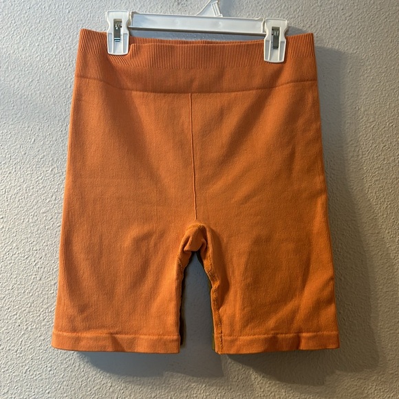 Two pack biker shorts orange and green fit like a medium - Picture 3 of 6
